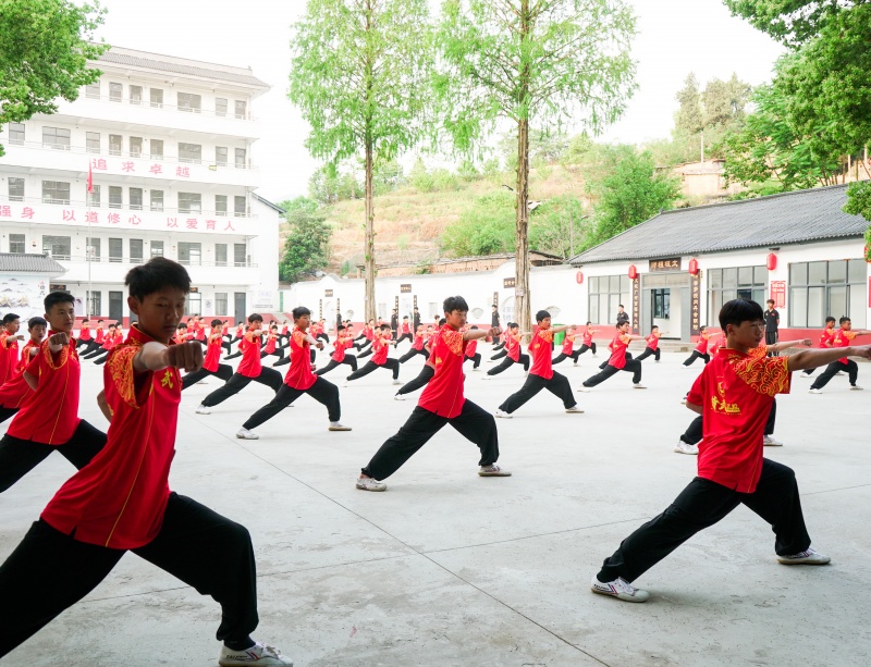 武当山精武武校学生训练