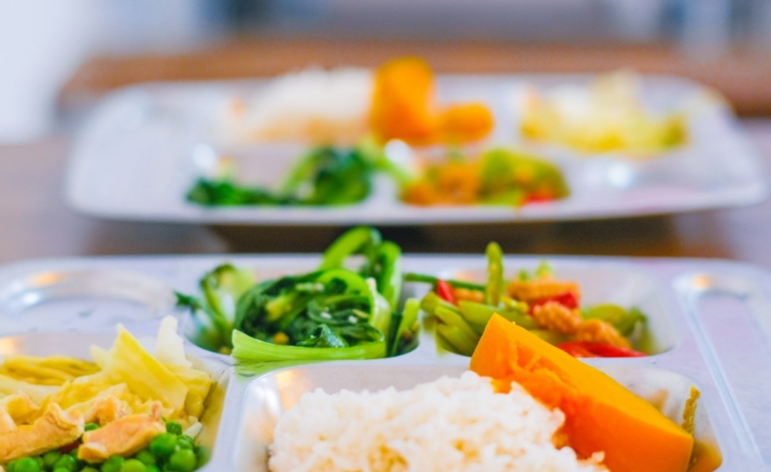 精武武校学生餐食